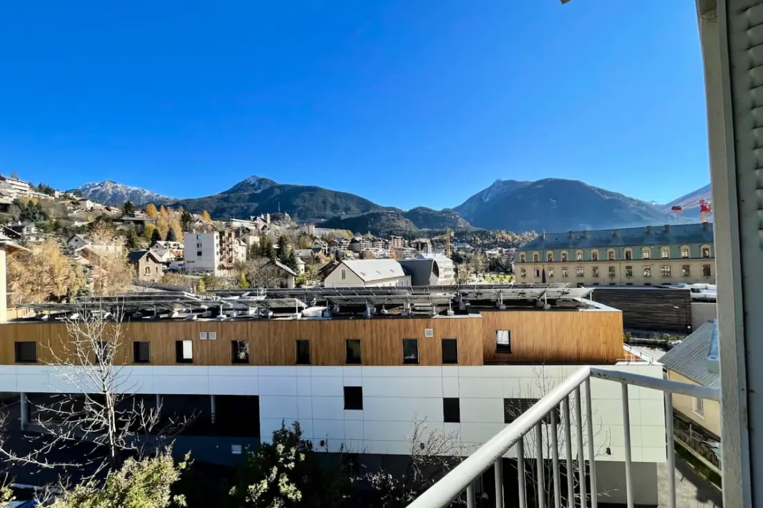 Charming T3 Mit Balkon im Herzen von Briançon