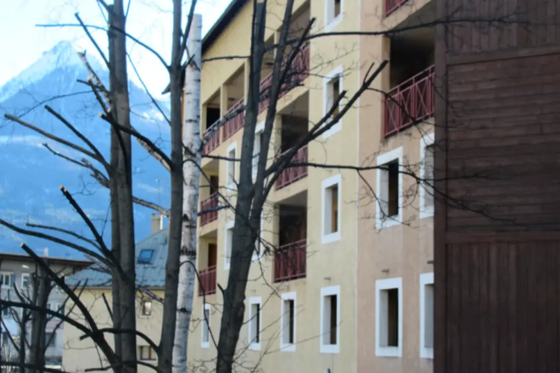 Apt 2 stars U stóp torów w Briançon