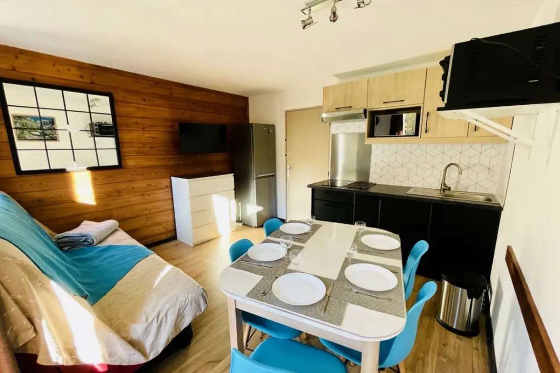 Apt 2 stars U stóp torów w Briançon