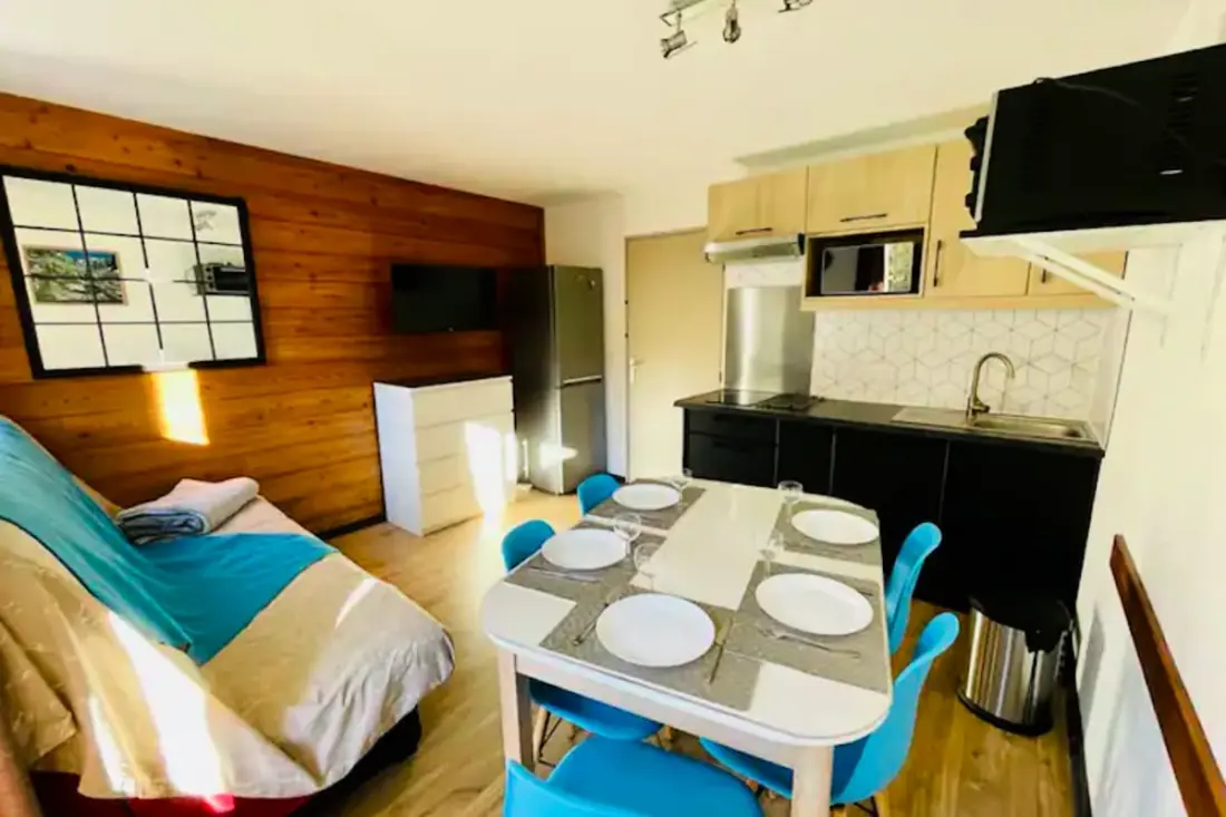 Apt 2 stars U stóp torów w Briançon