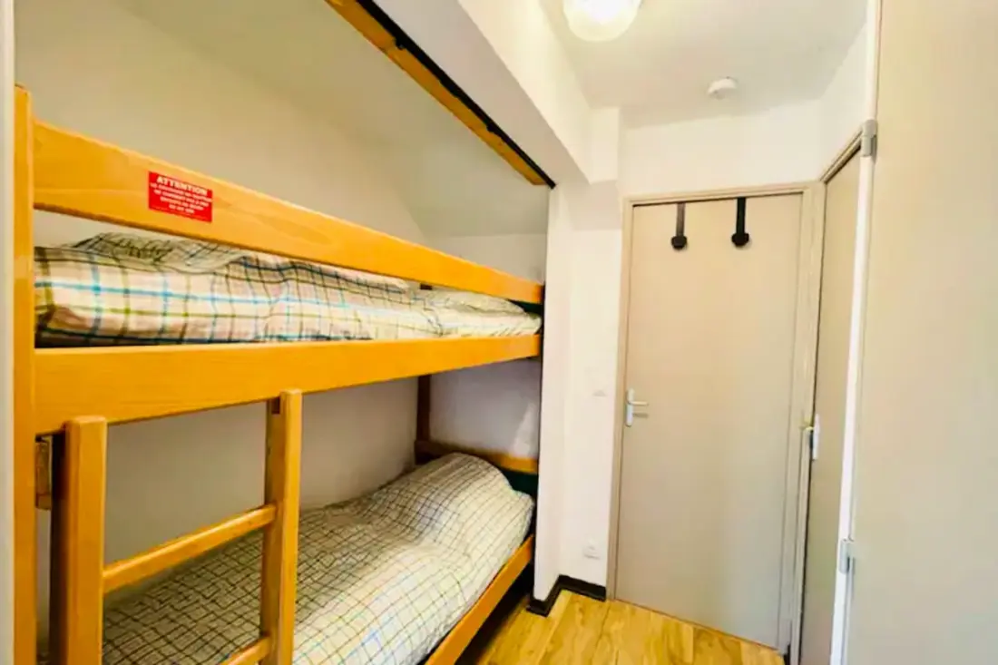 Apt 2 stars U stóp torów w Briançon