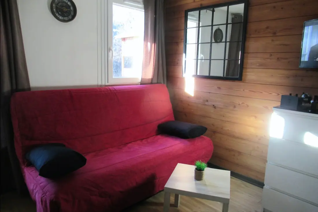 Apt 2 stars U stóp torów w Briançon