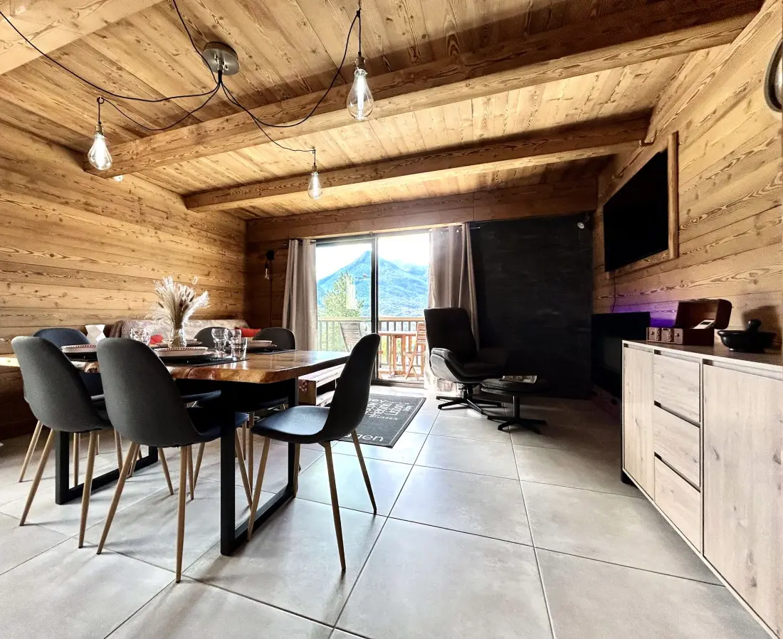 Solar Dial Residence