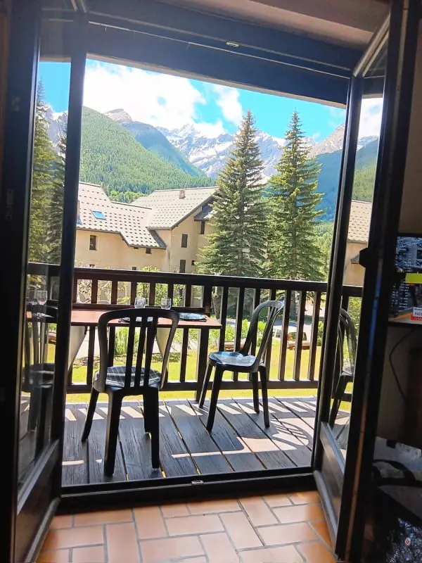 Cozy Apartment With Balcony
