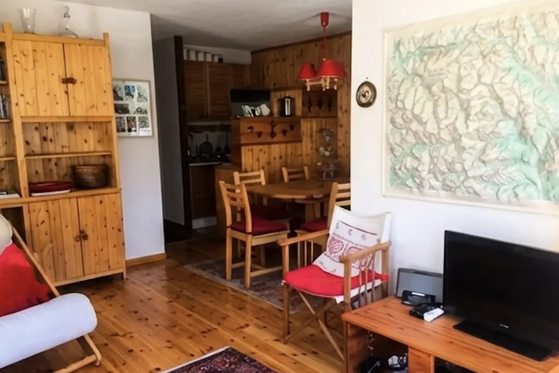 Family Screen Facing Summits & Grand Calm