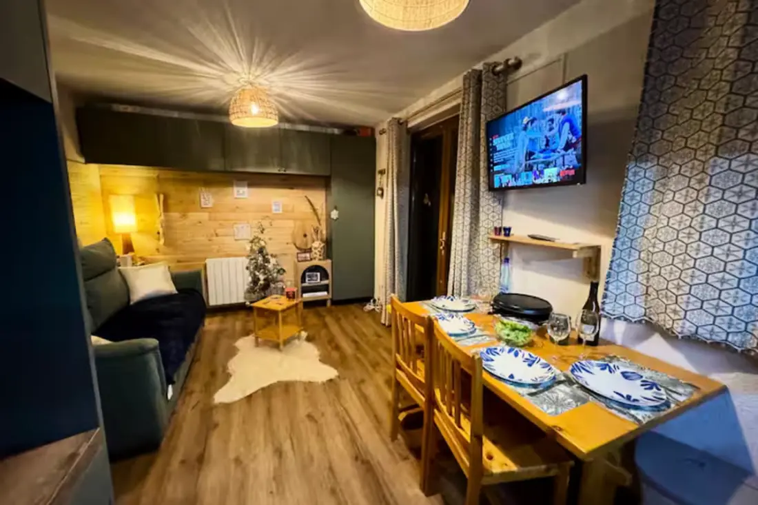 Charming Apartment With Garden And Private Parking