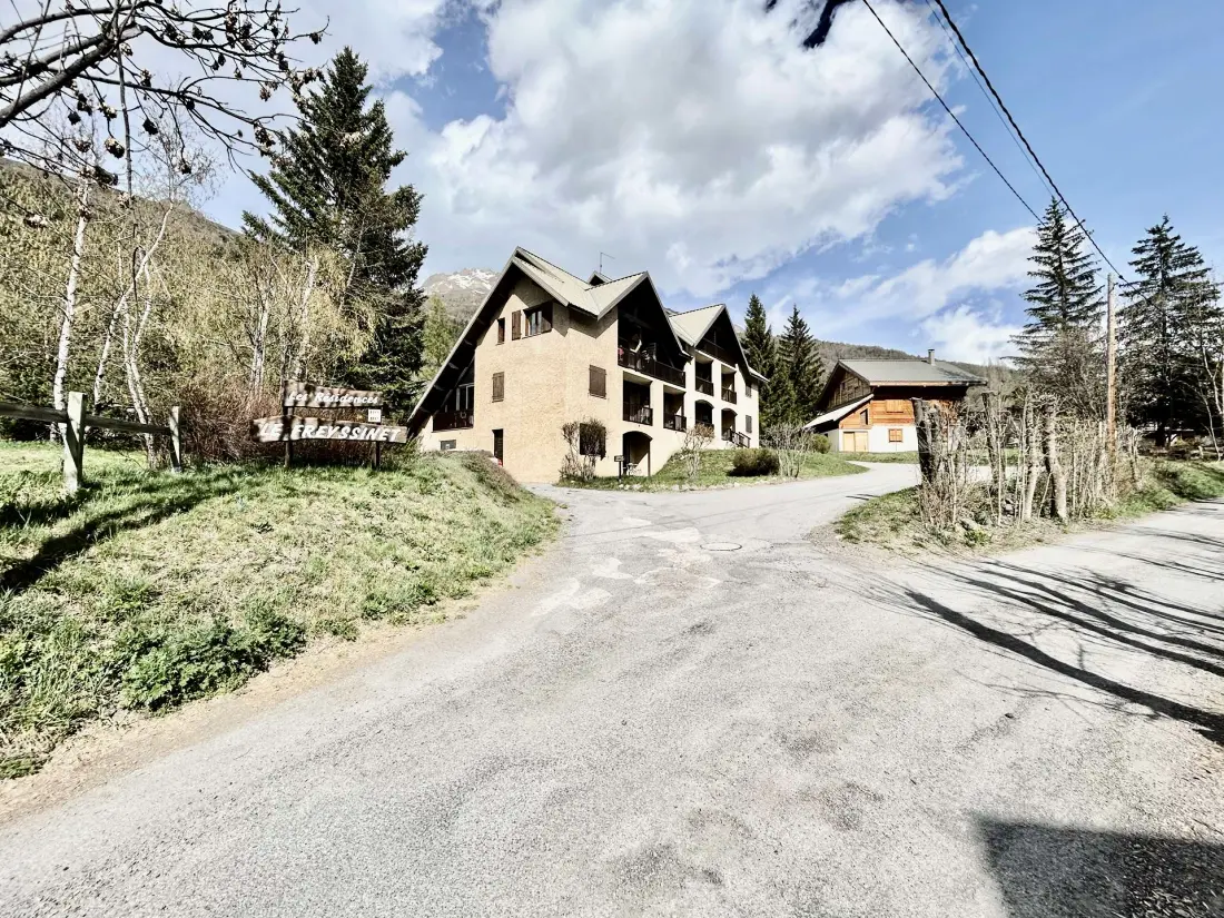 Freyssinet Residence