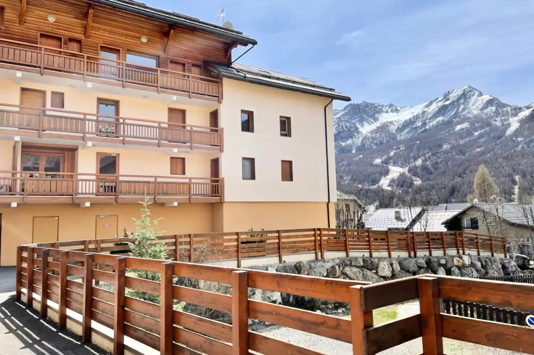Balcony & Calme Face Aux Cimes