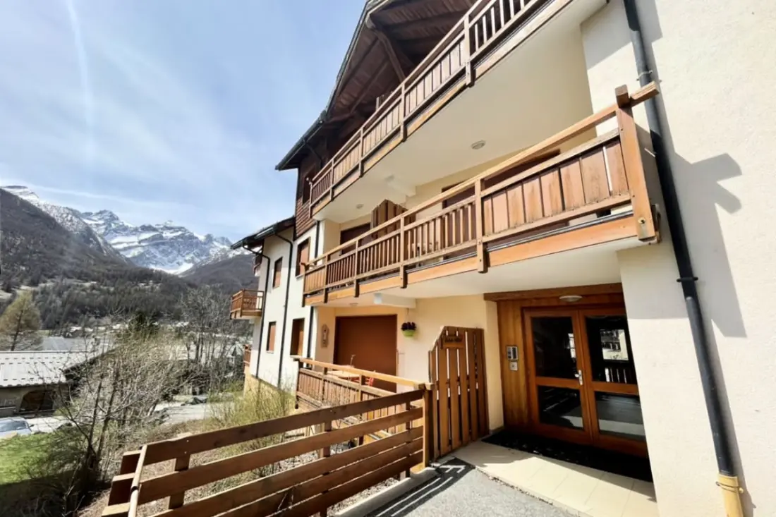 Balcony & Calme Face Aux Cimes