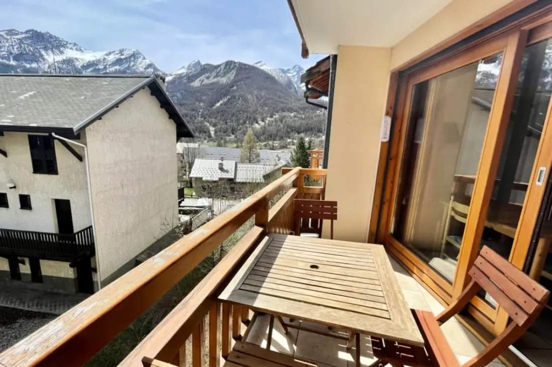 Balcony & Calme Face Aux Cimes