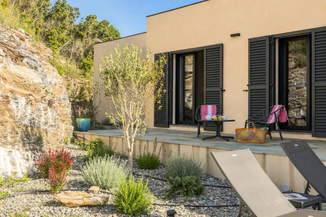 Villa Roccia között a tenger és a hegy között magánmedencével