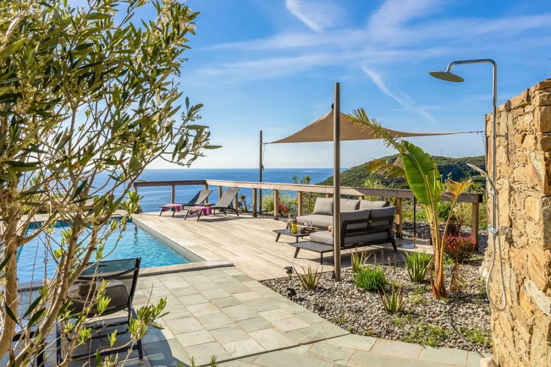 Villa Roccia között a tenger és a hegy között magánmedencével