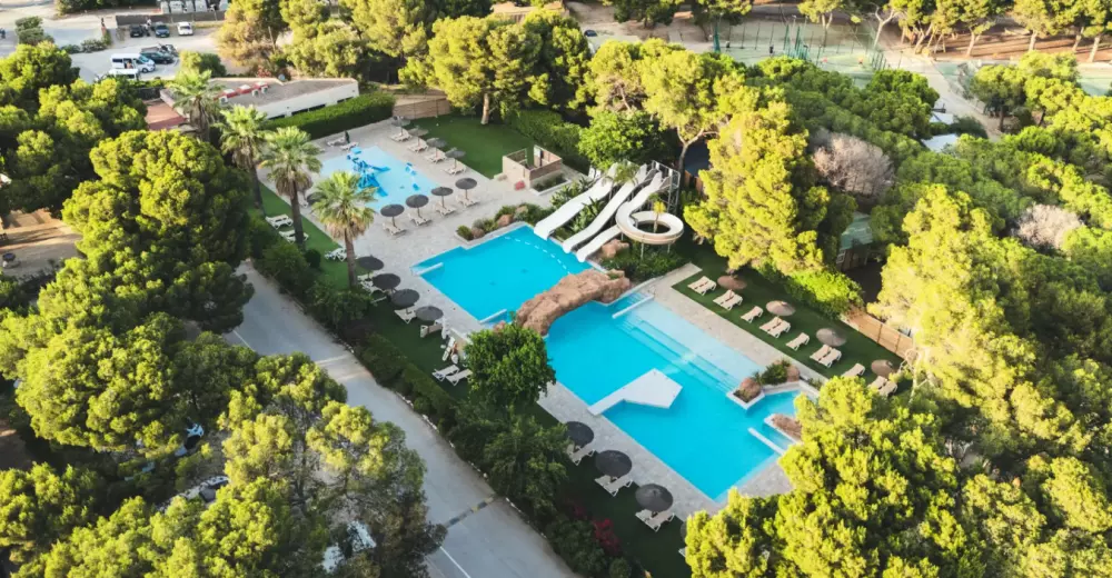 HolaCamp Sitges Garrofer by Viajes Velero