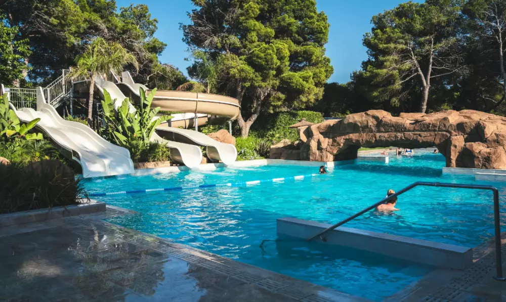 HolaCamp Sitges Garrofer by Viajes Velero