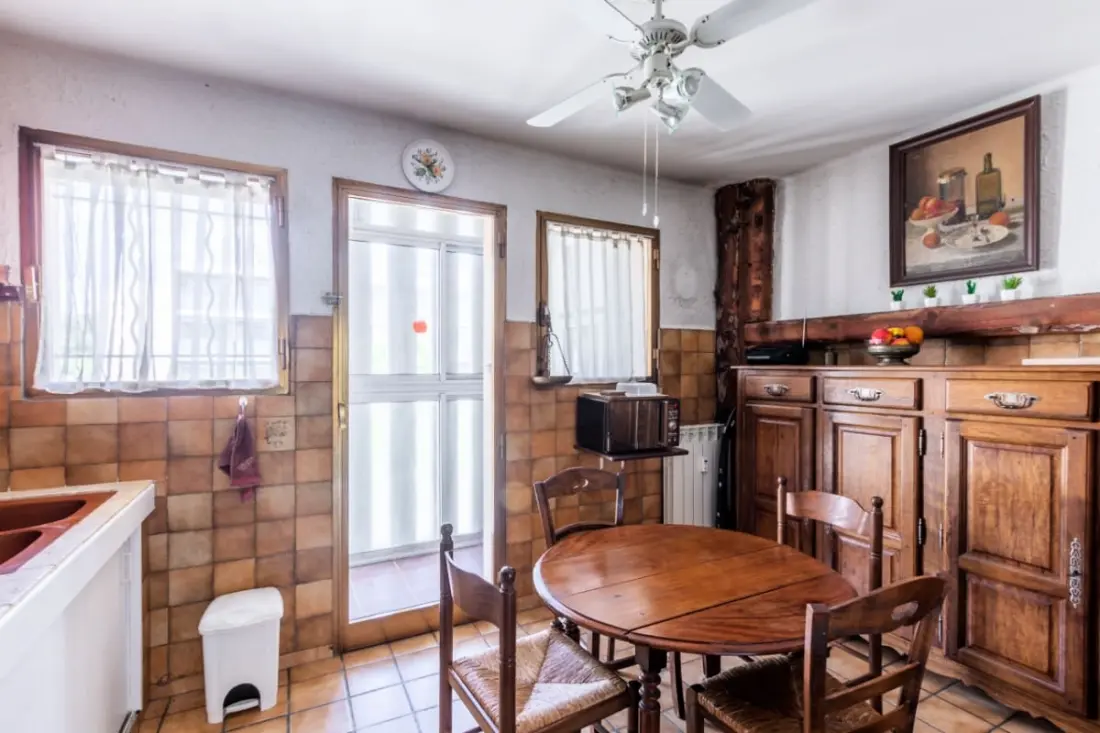 Nagy, világos 31 Csillagok★-os apartman, közel a tengerhez, erkéllyel