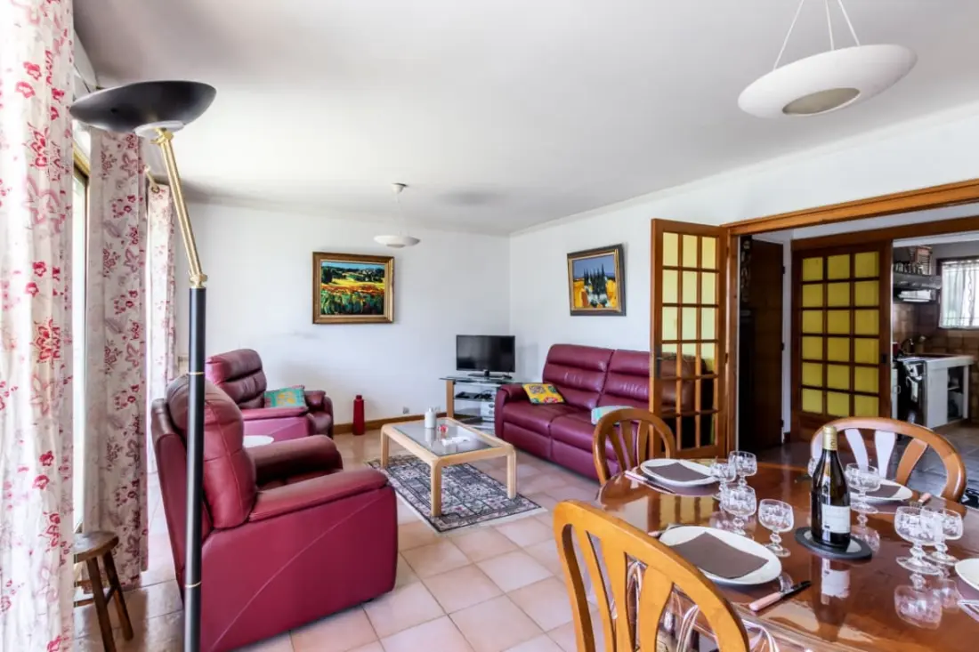 Nagy, világos 31 Csillagok★-os apartman, közel a tengerhez, erkéllyel