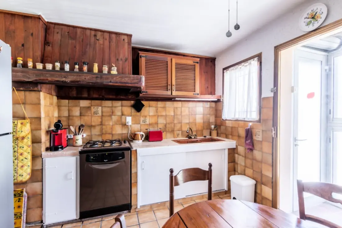 Nagy, világos 31 Csillagok★-os apartman, közel a tengerhez, erkéllyel