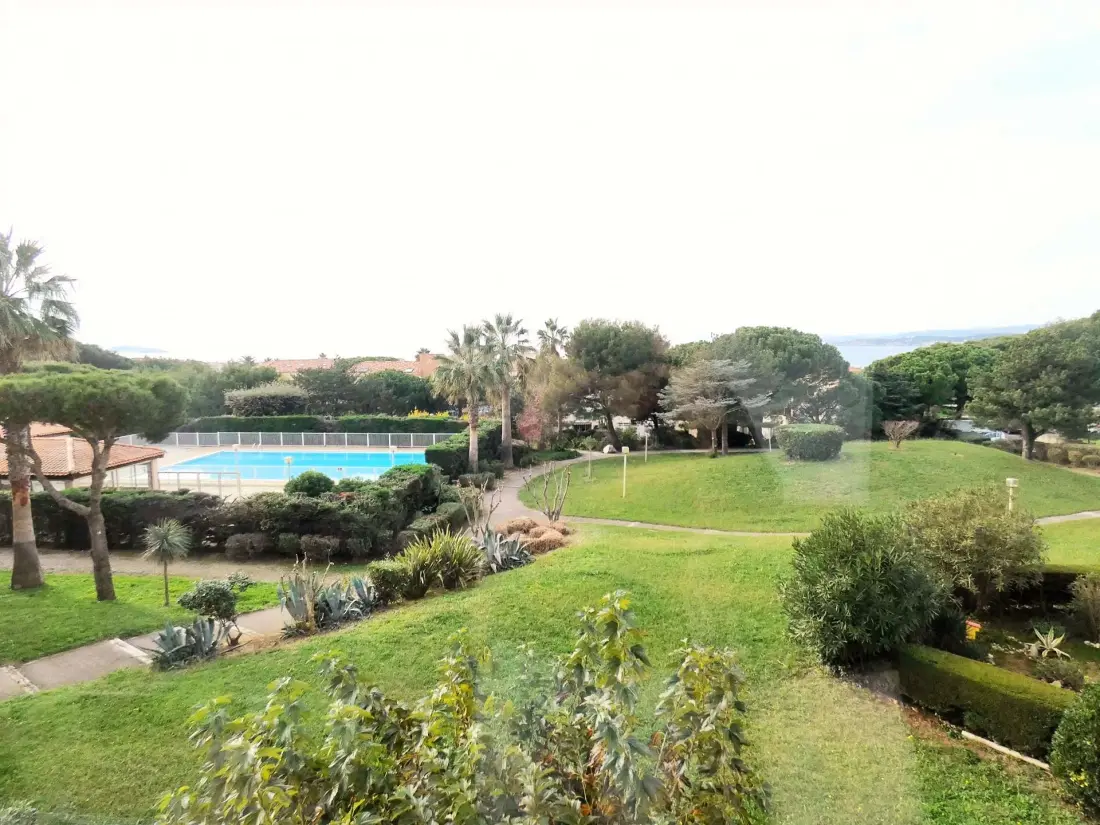 Marine Residence D'aryana