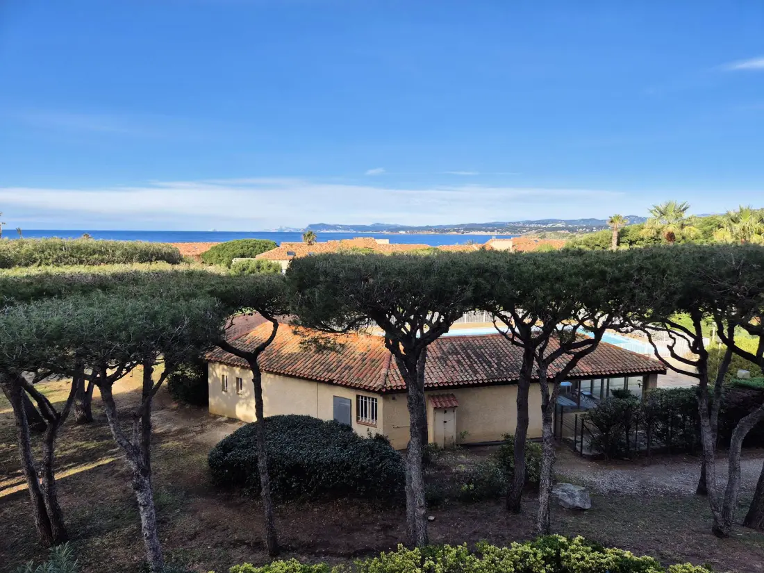 Marine Residence D'aryana