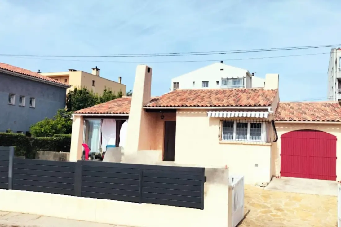 Villa kertben hat négyes-les-plages