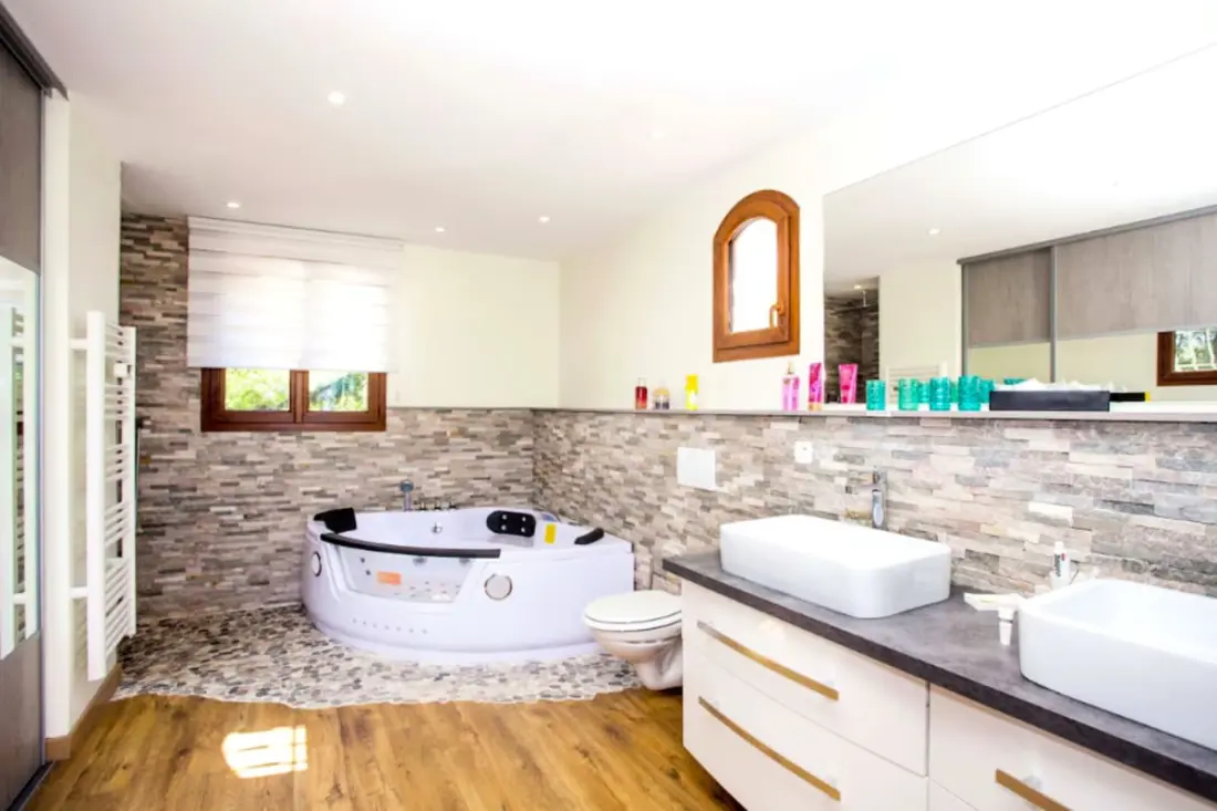 Luxus Villa Swimming medencével és Jacuzzi-tengeri kilátással