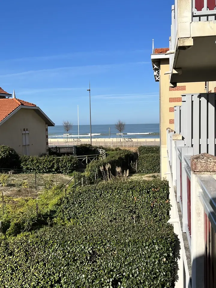 Les Vagues Residence