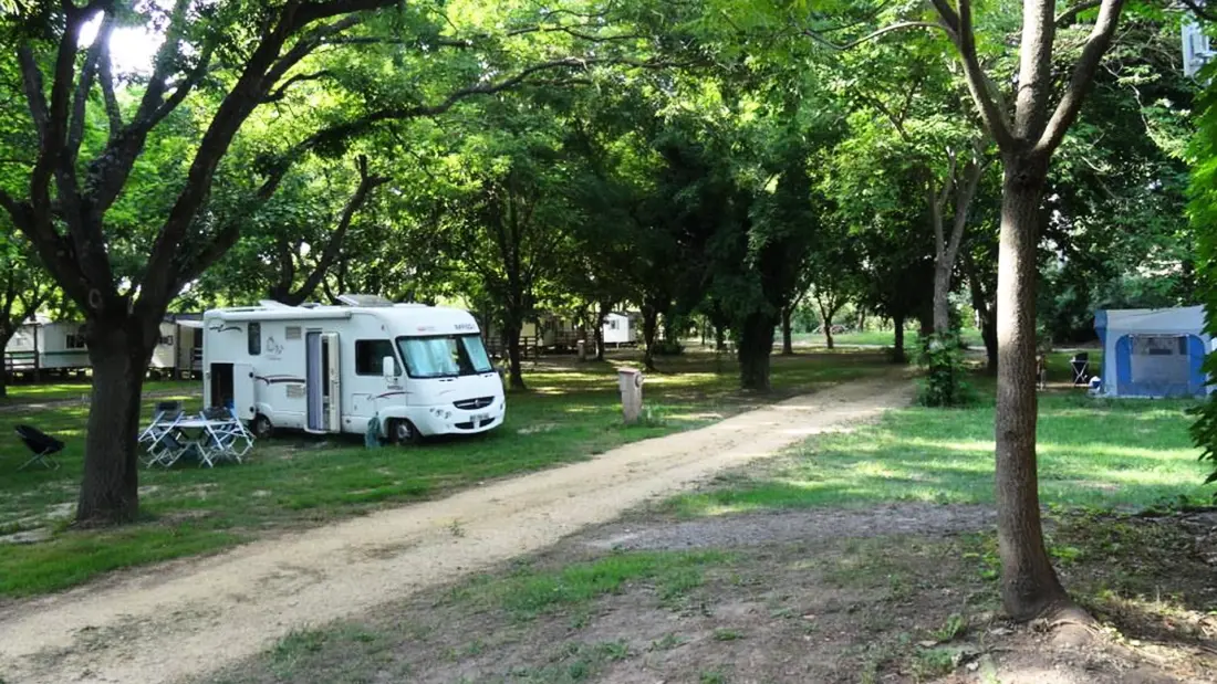 Campsite Tikayan Le Peyrolais 3 Csillagok★★★