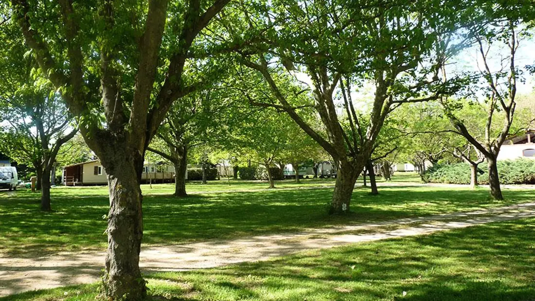 Campsite Tikayan Le Peyrolais 3 Csillagok★★★