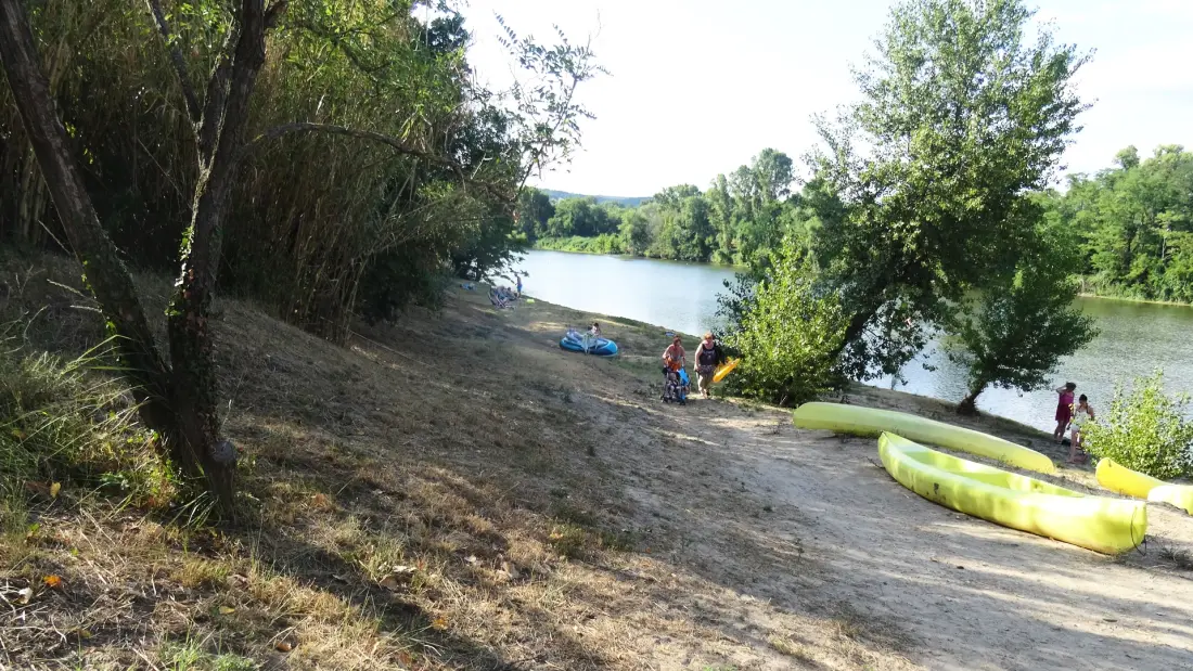 Campsite Tikayan Le Peyrolais 3 Csillagok★★★