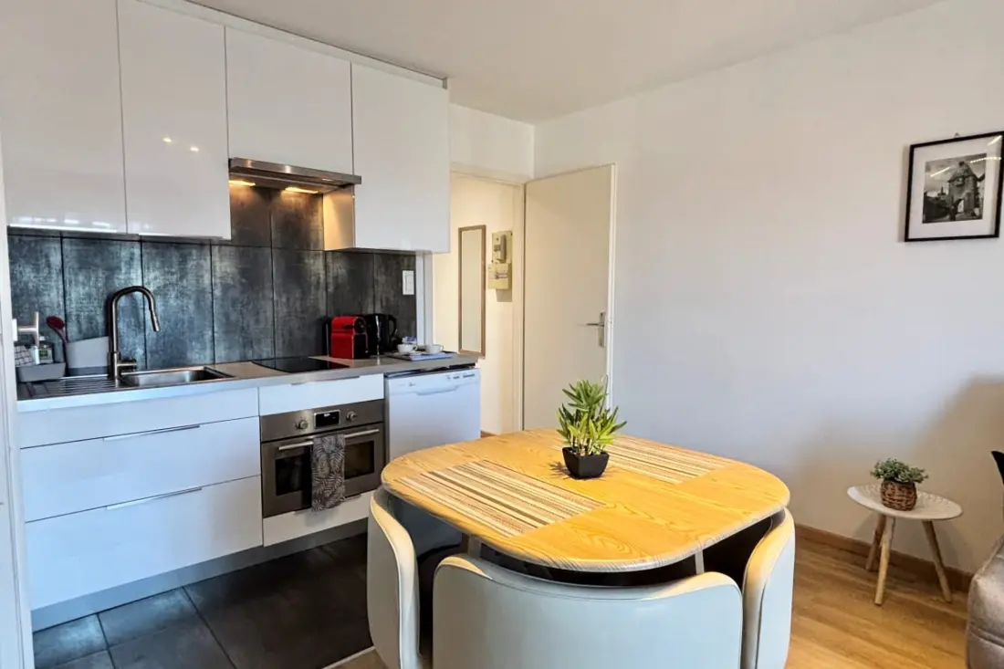 Apartament 8 piętro z 2 Balkony