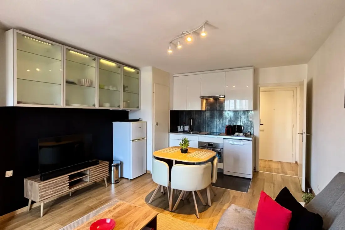 Apartament 8 piętro z 2 Balkony