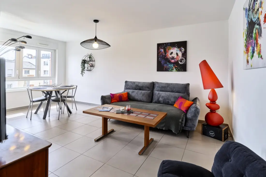 In de sterren - 2 slaapkamers in de buurt van het stadscentrum met parkeergelegenheid inbegrepen