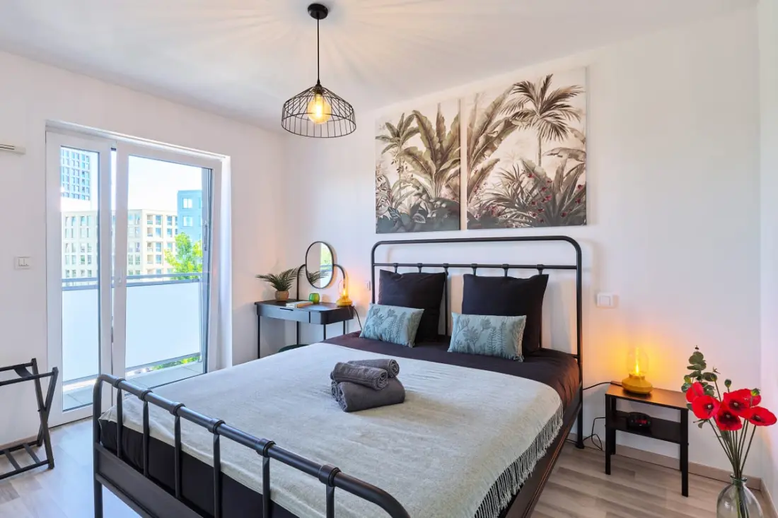 In de sterren - 2 slaapkamers in de buurt van het stadscentrum met parkeergelegenheid inbegrepen