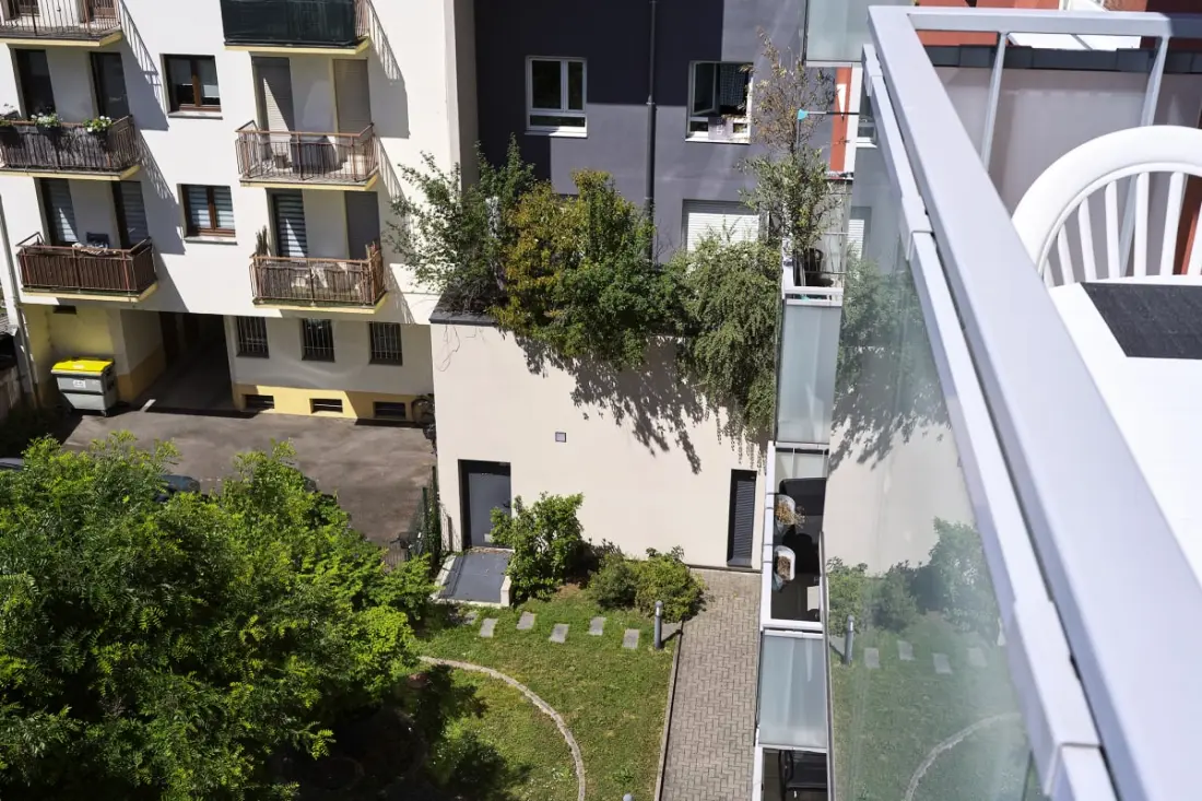 In de sterren - 2 slaapkamers in de buurt van het stadscentrum met parkeergelegenheid inbegrepen