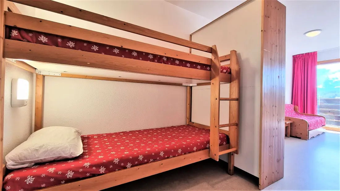 Superd Chalets Helianthema