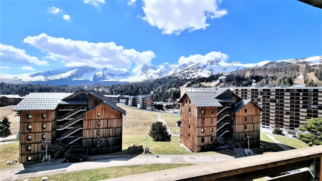 Superd Chalets Helianthema