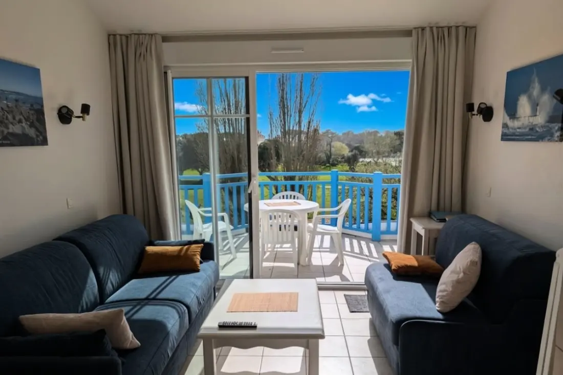 "Panoramic nézet a golfpályán " Balcony & Swimming pool"