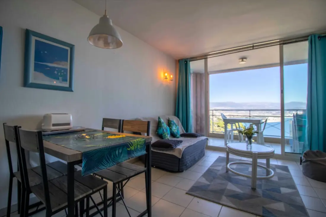 Superb 32m2 With Balcony And Magnificent Sea View