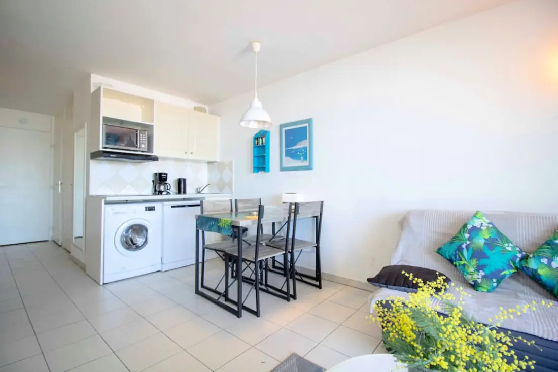 Superb 32m2 With Balcony And Magnificent Sea View