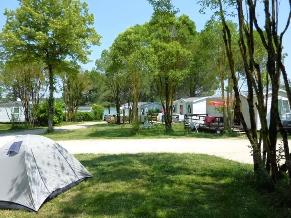 Campsite Le Lac de Thoux 3 Stars★★★