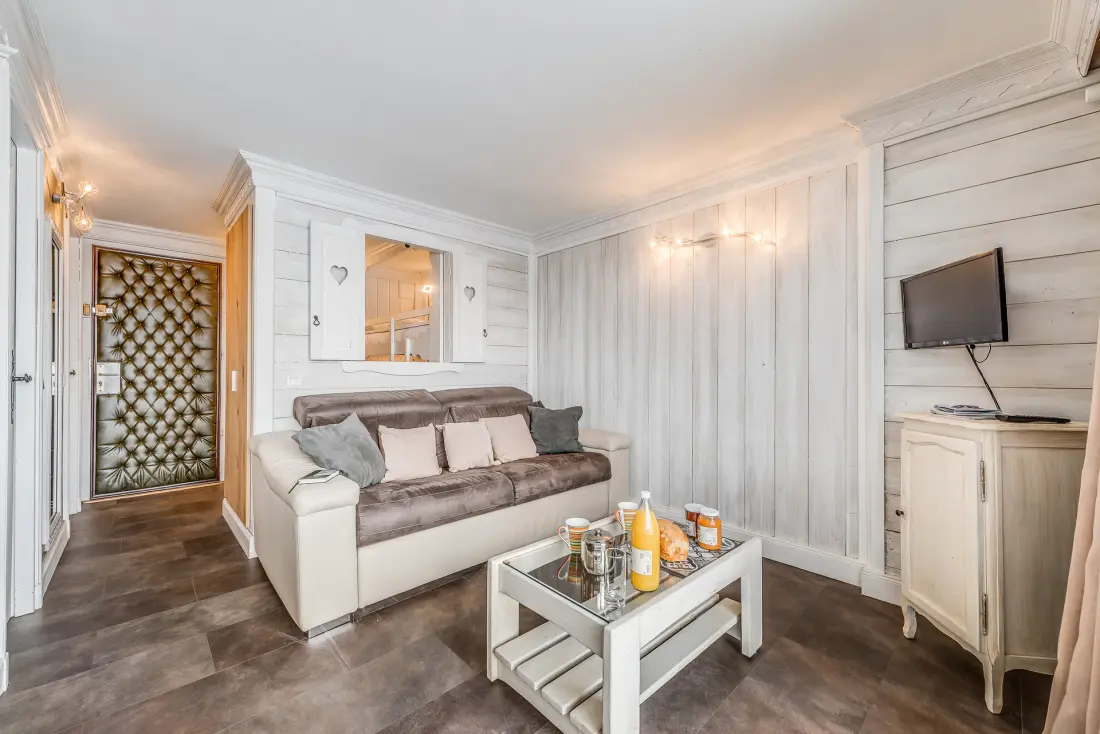 Palafour Residence