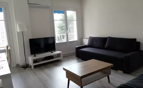 65m² Avec Petit Balcon - Proche Base Navale