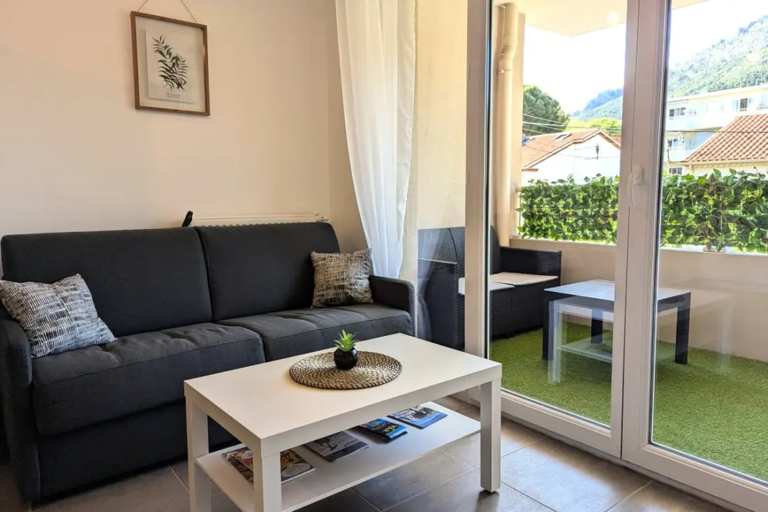 Modern Apartment with Terrace, Quiet