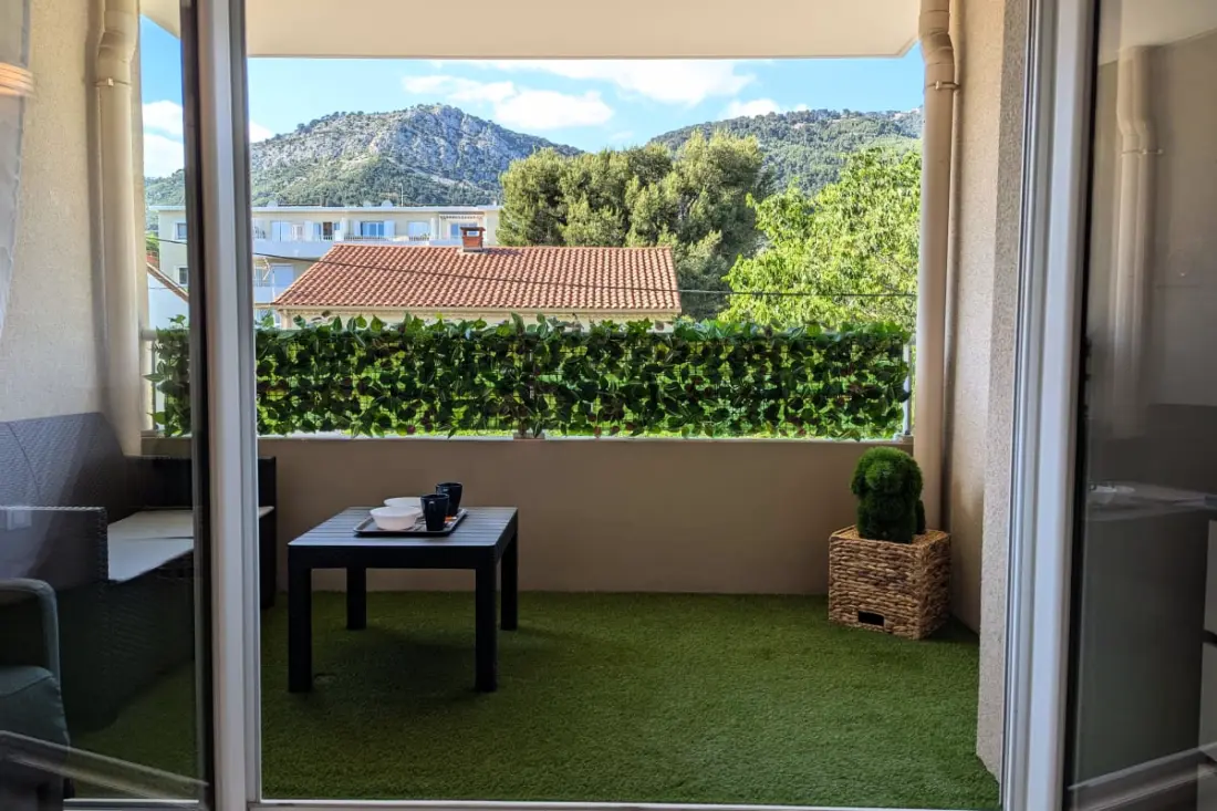 Modern Apartment with Terrace, Quiet