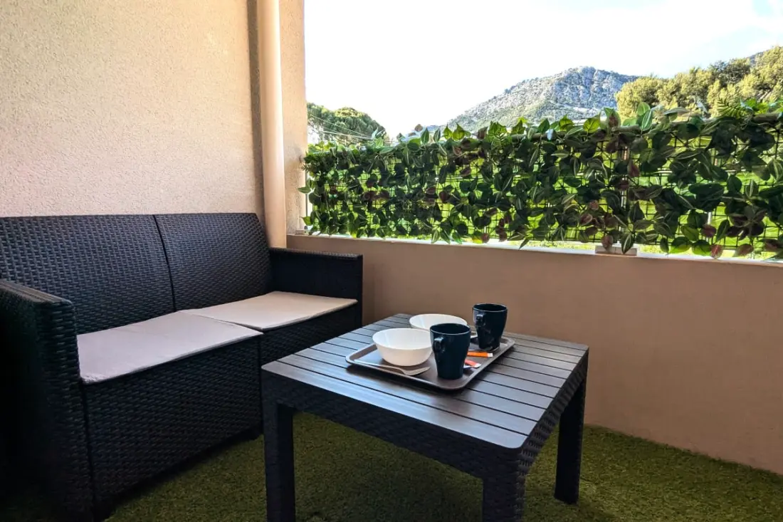 Modern Apartment with Terrace, Quiet
