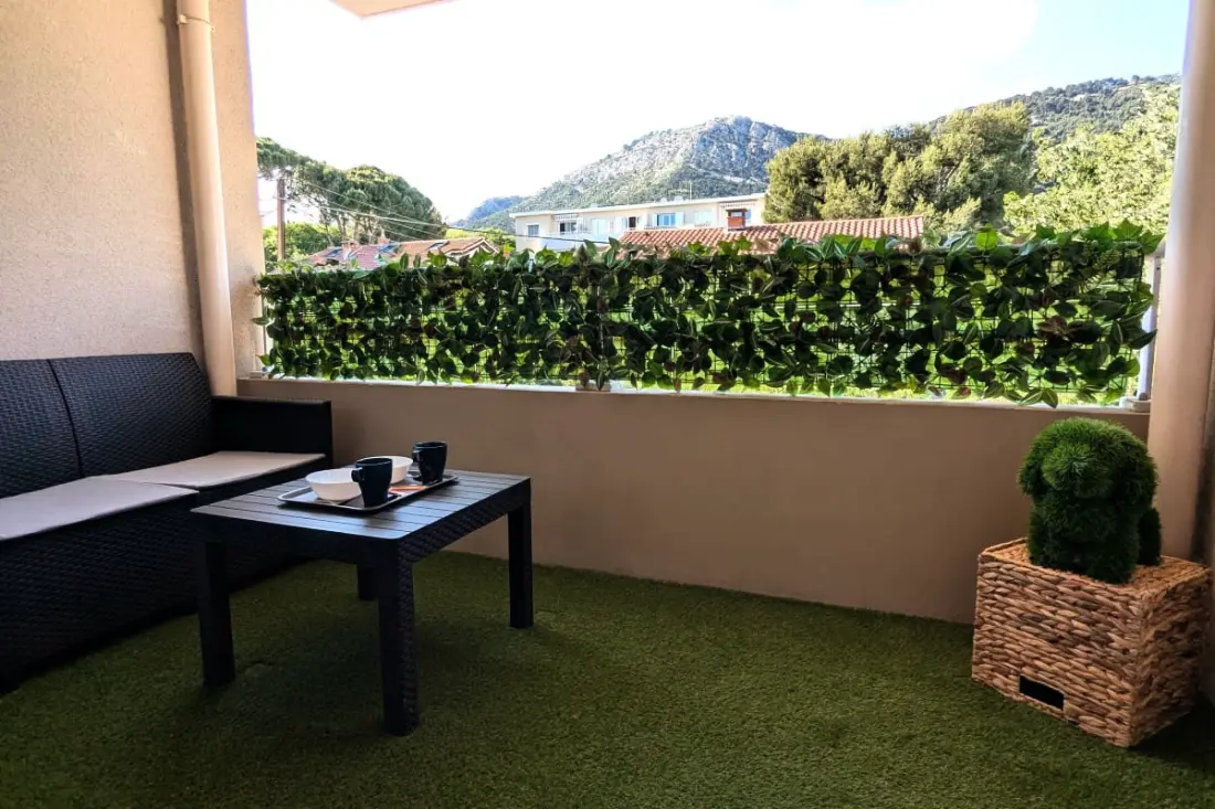 Modern Apartment with Terrace, Quiet