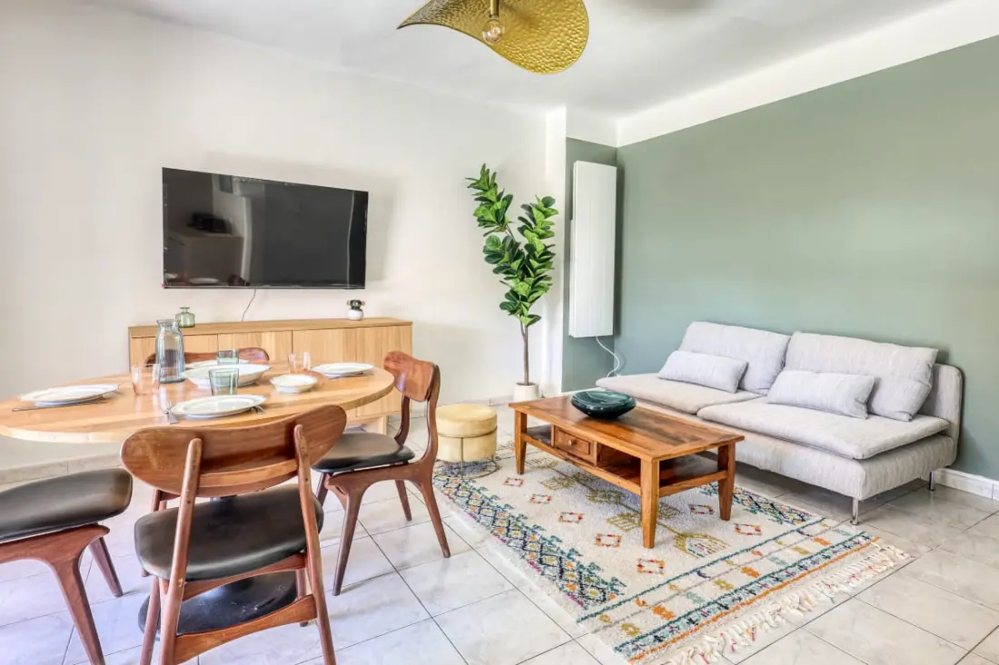 Mouillon Soleil & Terrace -