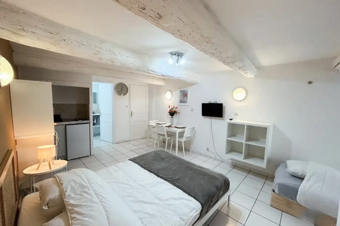 Studio Near Port And Shops