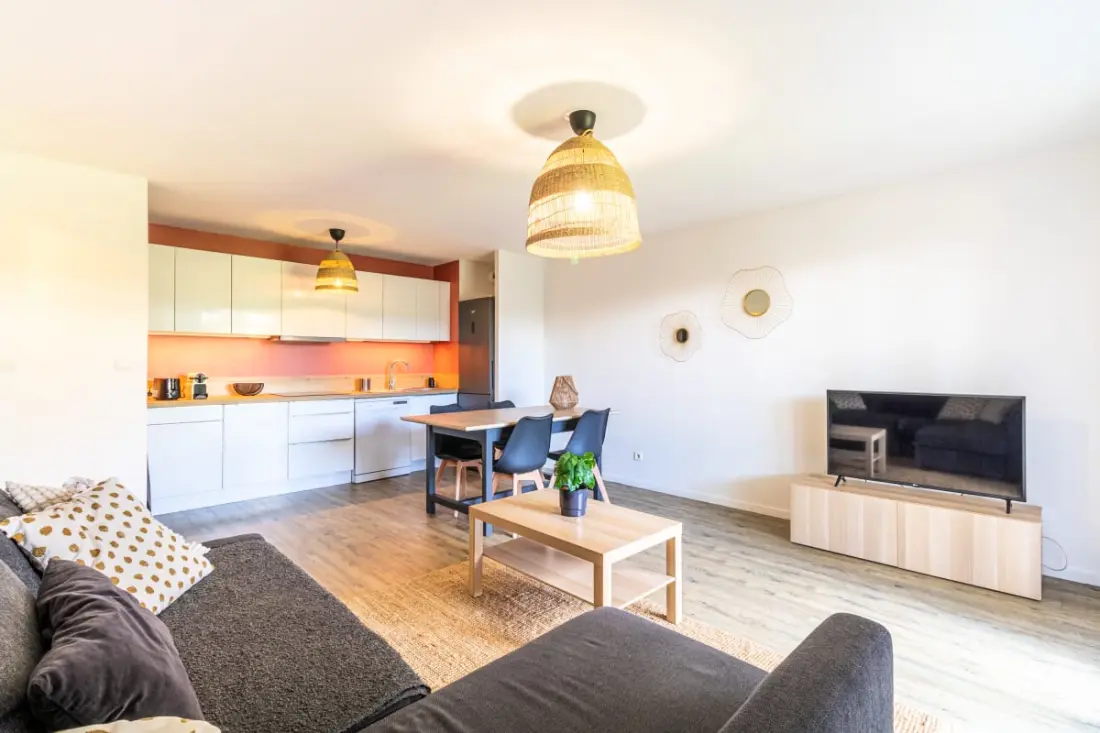 Le Diamant - világos apartman úszómedencével