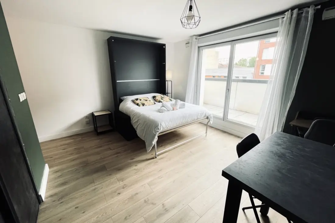 Modern Studio Balcony és Wifi Toulouse